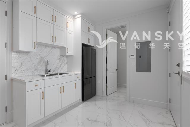 220916164133_262737592-27 kitchen2.jpg